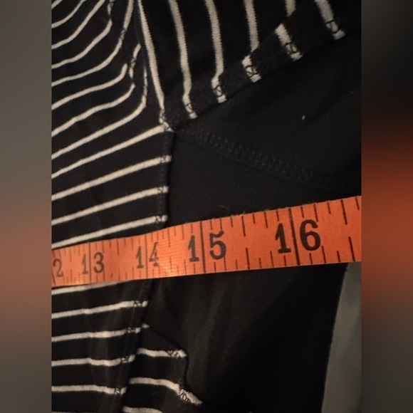 Lululemon Base Runner Long Sleeve
Parallel Stripe Black White / Black - Picture 6 of 7